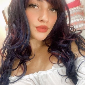 Samantha04 naked before webcam in live video chat