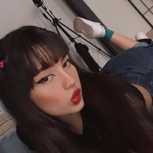 SarahGlass naked before webcam in live video chat