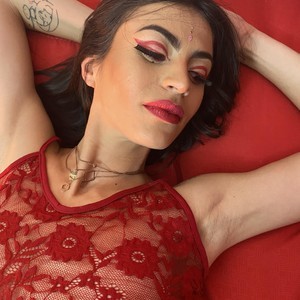 Saritta_hott naked before webcam in live video chat