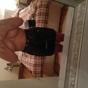 scottishsally naked before webcam in live video chat
