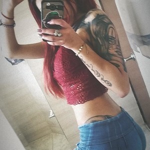 Shanelle_fire naked before webcam in live video chat