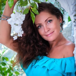 Shantiia naked before webcam in live video chat