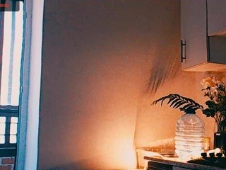 ShortyDi naked on cam. Free Live Sex Chat Room