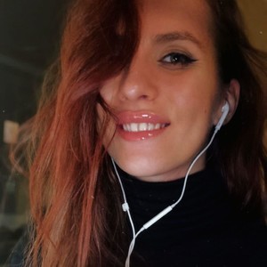 SiaraLarken naked before webcam in live video chat