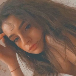 Sili_Luv naked before webcam in live video chat