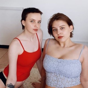 Sofi_Jennifer naked before webcam in live video chat