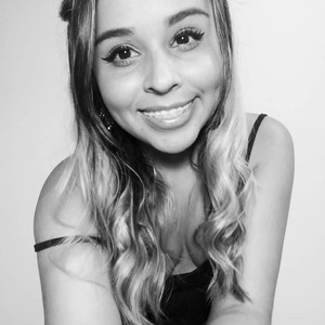 Sophi_Taylor naked before webcam in live video chat