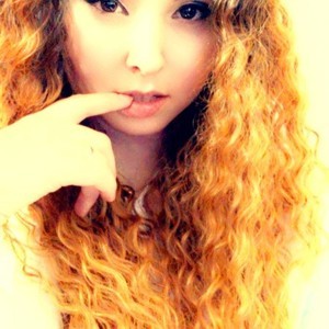 Spotlight_Fox naked before webcam in live video chat