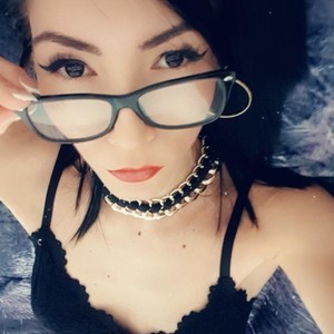 Stacylovesin naked before webcam in live video chat