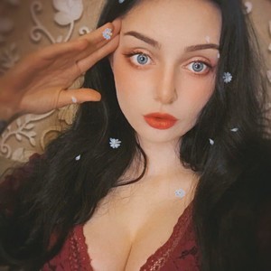 sunshinebabee naked before webcam in live video chat