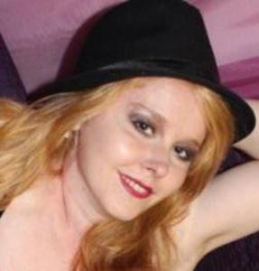 Sweetdolly20 naked before webcam in live video chat