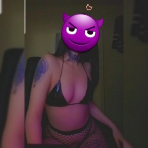 SweetHazel19 naked before webcam in live video chat