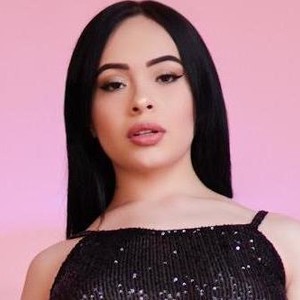Venuss_23S naked before webcam in live video chat