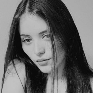 Violet_03_ naked before webcam in live video chat
