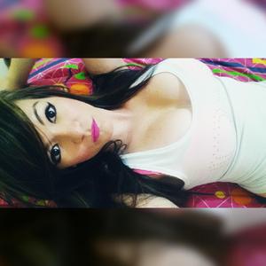 Wetjannisx naked before webcam in live video chat