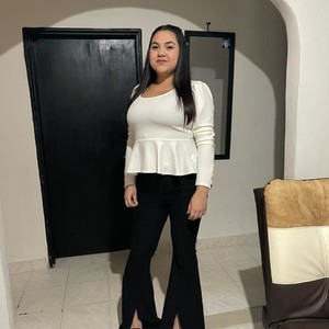 Xophi_velez naked before webcam in live video chat