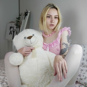 YuukiMurakami naked before webcam in live video chat