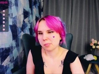 Hi guys today my first day with naked on cam. Free Live Sex Chat Room