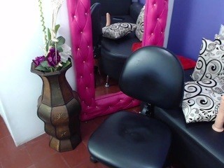 samanta-swan naked on cam. Free Live Sex Chat Room