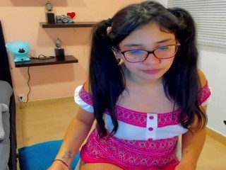 lola-huntter naked on cam. Free Live Sex Chat Room