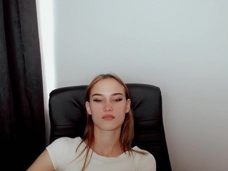 MissBetty naked on cam. Free Live Sex Chat Room