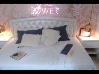 Amber-11 naked on cam. Free Live Sex Chat Room