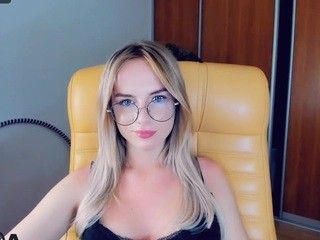 Delicateflower1 naked on cam. Free Live Sex Chat Room