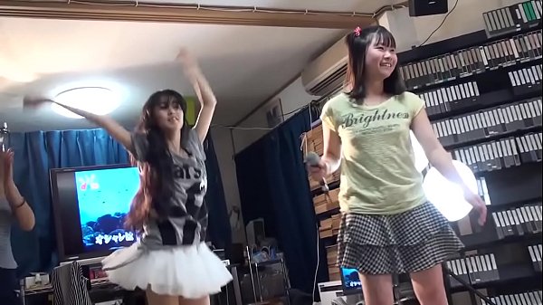 ストリップカラオケ