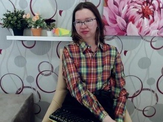 EmilyLissy naked on cam. Free Live Sex Chat Room