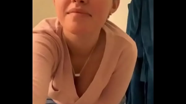 Girl shows what she’s got 1