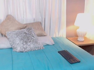 Zara, ♥ naked on cam. Free Live Sex Chat Room