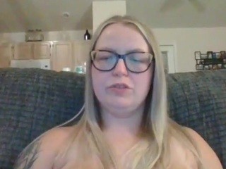 lilhunnybunnie naked on cam. Free Live Sex Chat Room