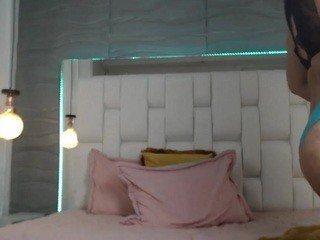 lucy-monntgomery naked on cam. Free Live Sex Chat Room