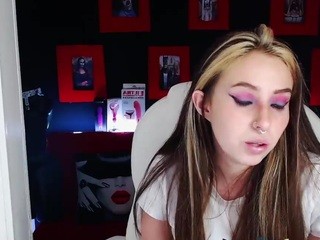 lucy-xcolor naked on cam. Free Live Sex Chat Room