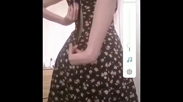 Me manda video desnudandose