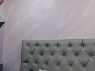 AnnieRoberts-2 naked on cam. Free Live Sex Chat Room