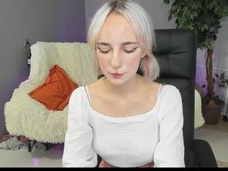 Aska-Laundley naked on cam. Free Live Sex Chat Room