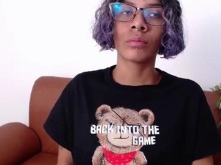 Lilith, ?? naked on cam. Free Live Sex Chat Room