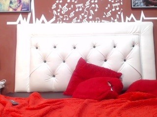 Nahomii-diirty naked on cam. Free Live Sex Chat Room