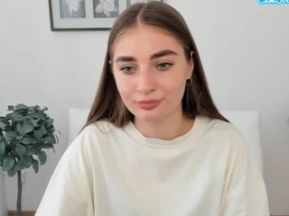 Ur-Emi naked on cam. Free Live Sex Chat Room