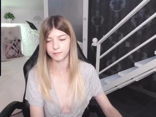 DiDaisy naked on cam. Free Live Sex Chat Room