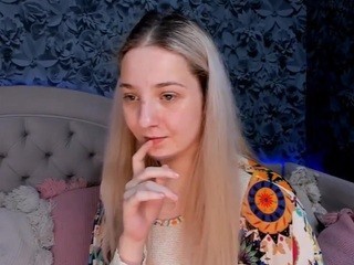 EmillyStone naked on cam. Free Live Sex Chat Room