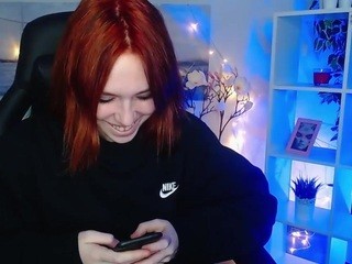 emmi-pose naked on cam. Free Live Sex Chat Room