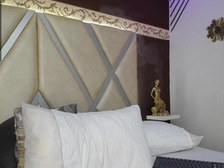 hanna-35mr naked on cam. Free Live Sex Chat Room