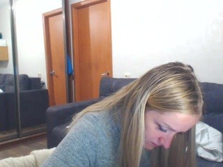 mollyhoneydew naked on cam. Free Live Sex Chat Room