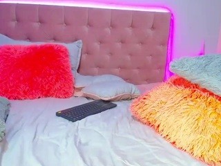 Angel-Reyy naked on cam. Free Live Sex Chat Room