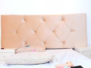 evelyn jhonson naked on cam. Free Live Sex Chat Room