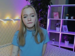 kourtney-wen naked on cam. Free Live Sex Chat Room