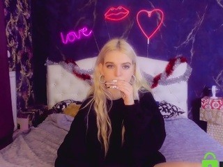 caroline-miss naked on cam. Free Live Sex Chat Room