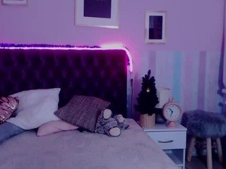 LleslieFlow naked on cam. Free Live Sex Chat Room
